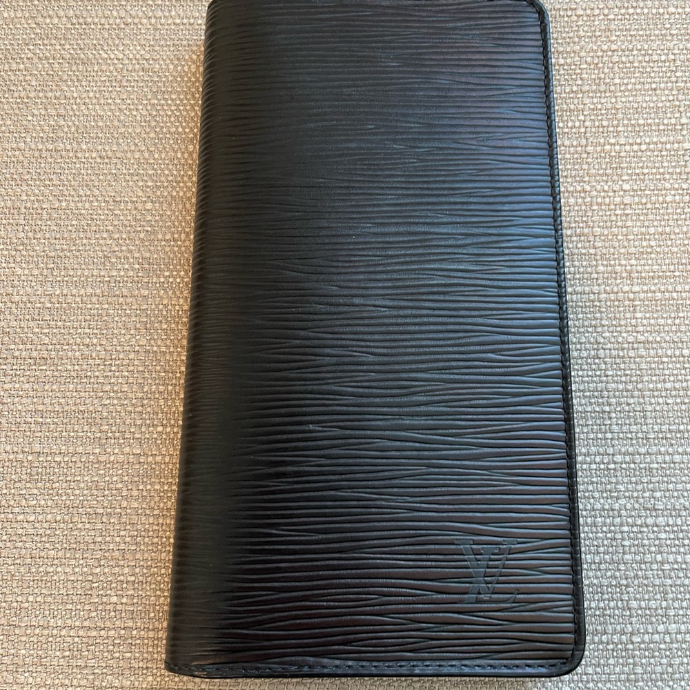 LV checkbook wallet in Epi leather